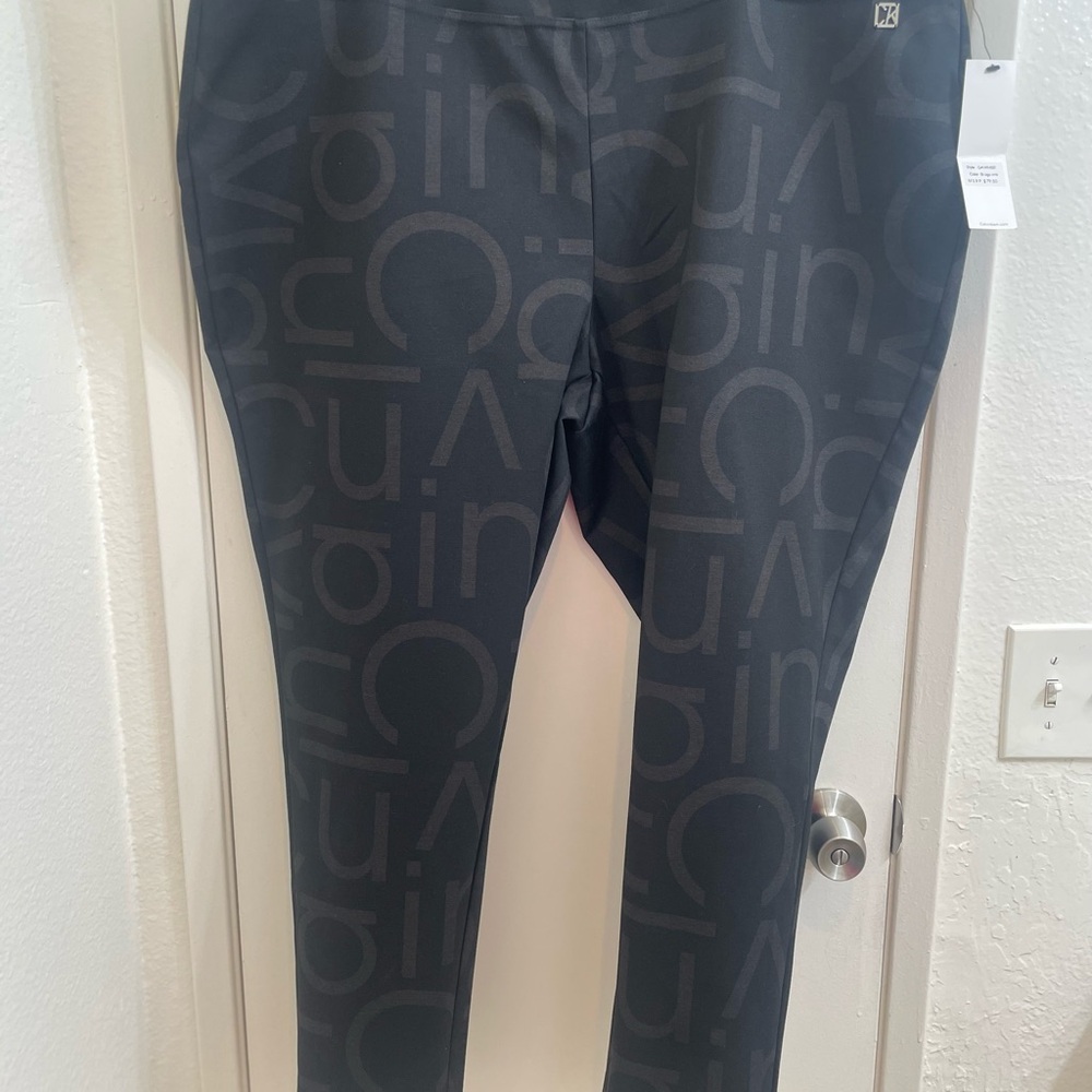 Black and Gray Patterned Leggings